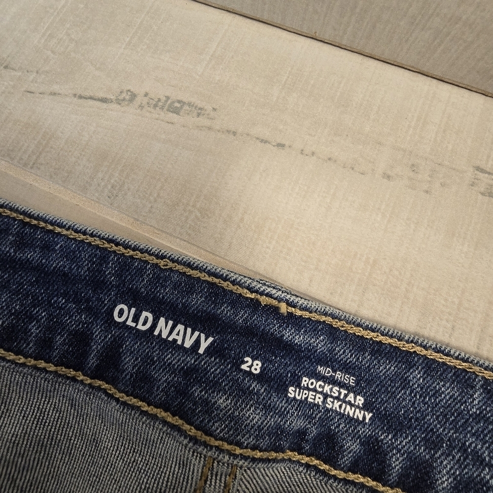 {28} NWT Old Navy Rockstar Super Skinny Mid Rise Jeans Plus Size - Picture 10 of 14